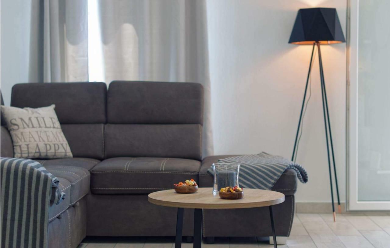 Apartment Rubix Pula Exterior photo