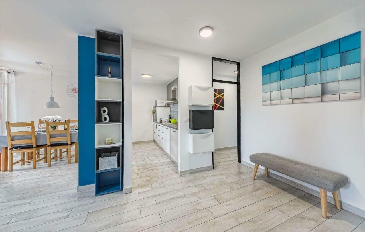Apartment Rubix Pula Exterior photo