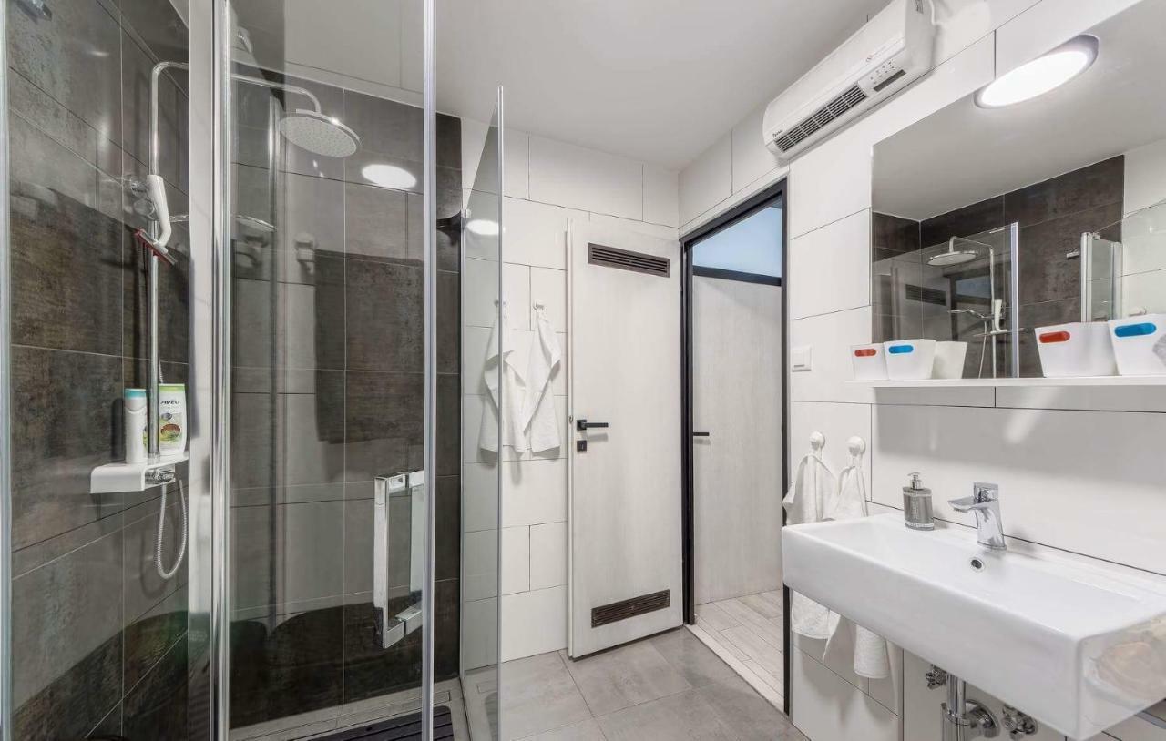 Apartment Rubix Pula Exterior photo