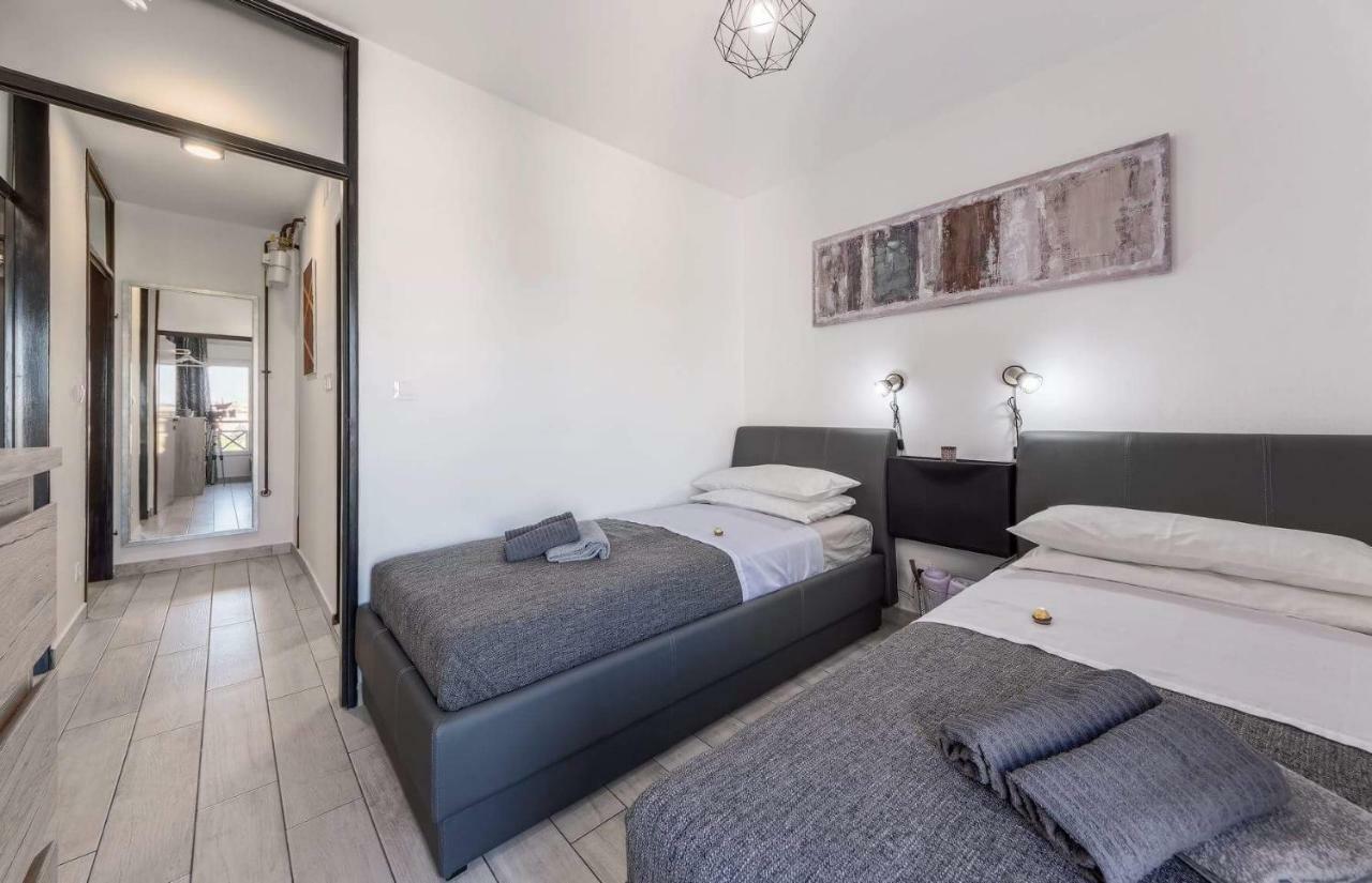 Apartment Rubix Pula Exterior photo